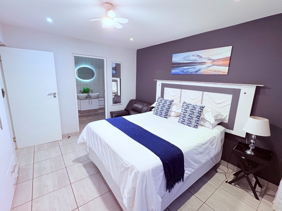5 Bedroom Property for Sale in Reebok Western Cape